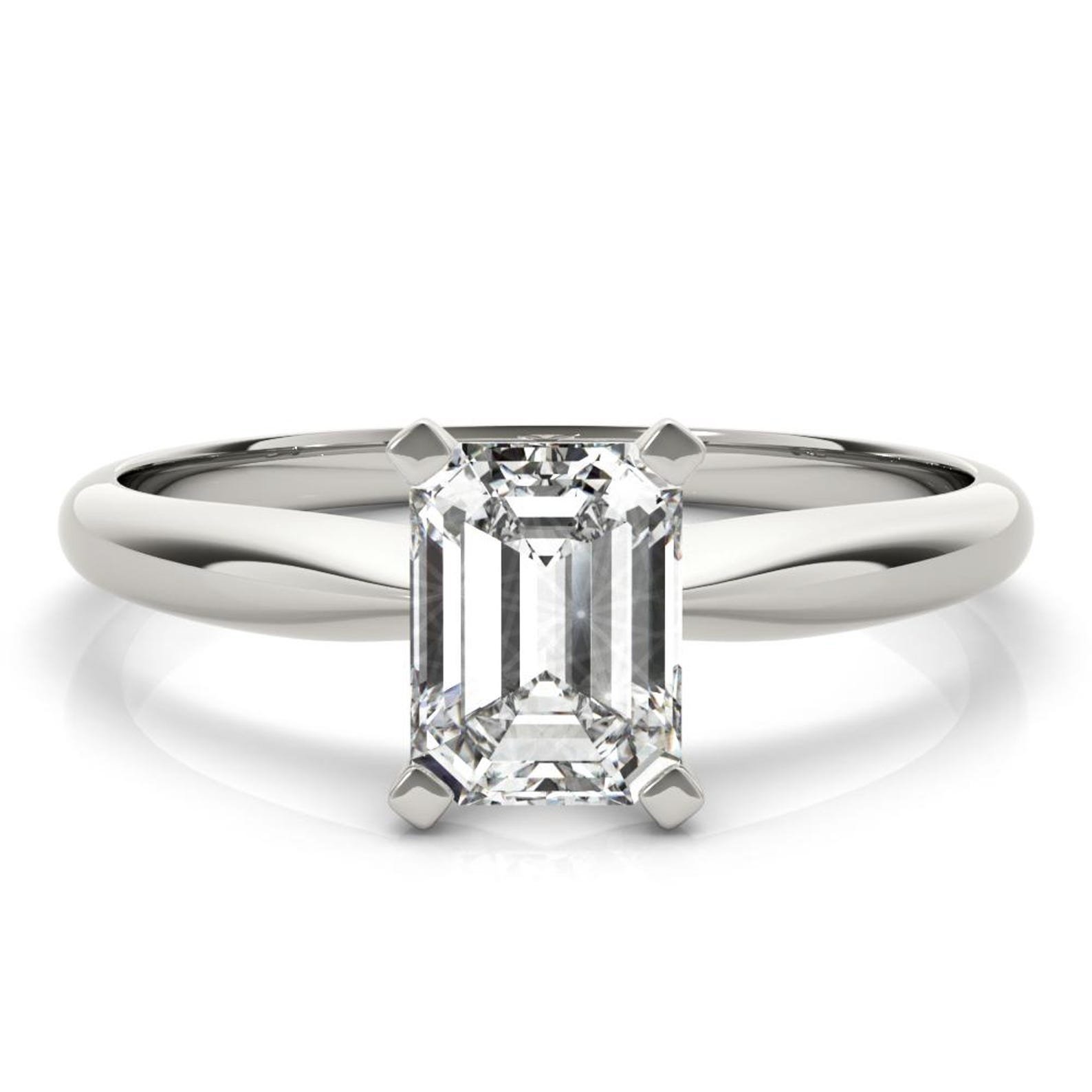 950 Platinum 1ct Emerald-Cut Lab Diamond Engagement Ring