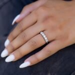 950 Platinum 1.00ct Moissanite Diamond 5 Stone Anniversary Ring - Image 2