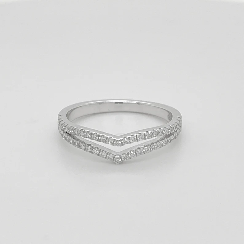 950 Platinum 0.27ct Round Lab Diamond V-Shaped Chevron Stacking Ring
